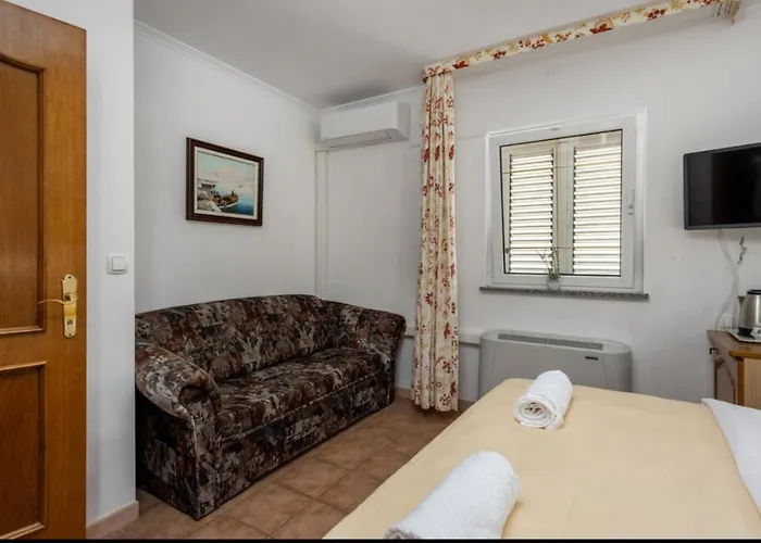 Ana S Bazenom I Panoramskim Pogledom Na 4* سيلتسي