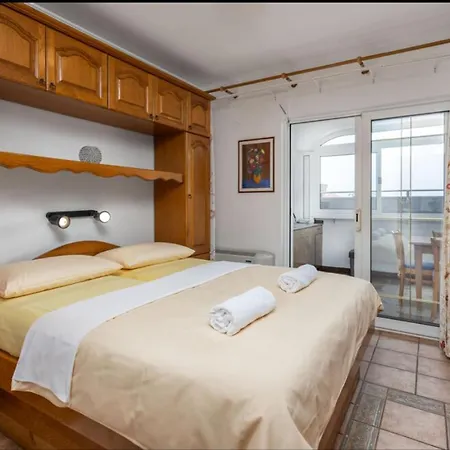 Ana S Bazenom I Panoramskim Pogledom Na Maison d'hôtes