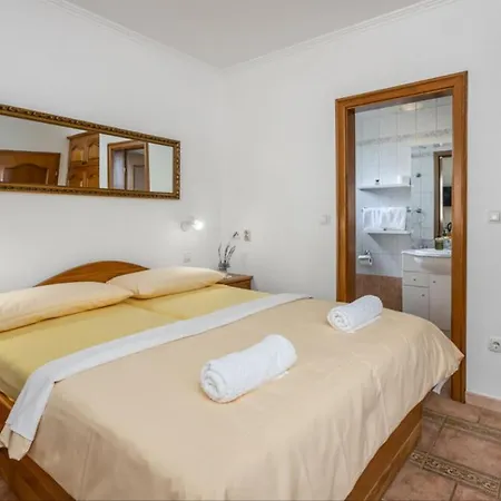 Ana S Bazenom I Panoramskim Pogledom Na Maison d'hôtes