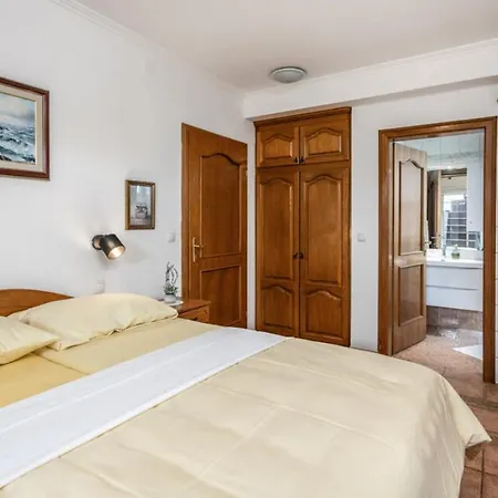 Maison d'hôtes Ana S Bazenom I Panoramskim Pogledom Na 4*
